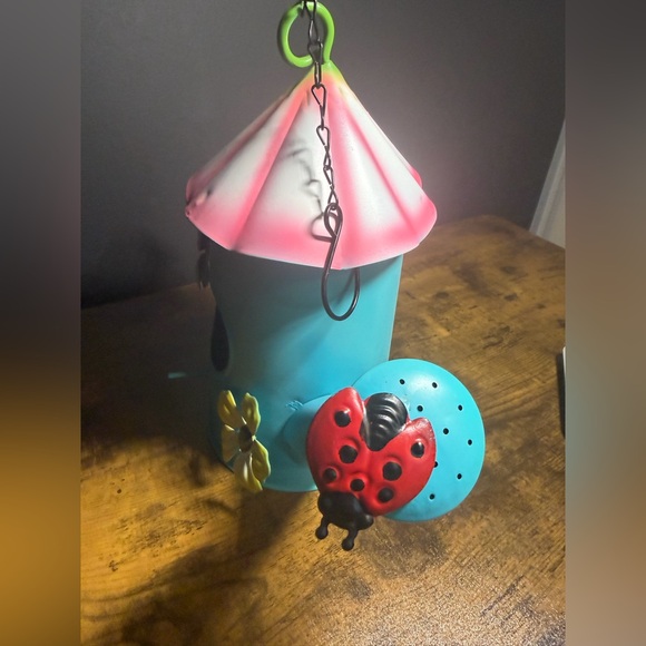 Birdhouse - Watering Can Adorned with Ladybug & Flowrs - Picture 4 of 5